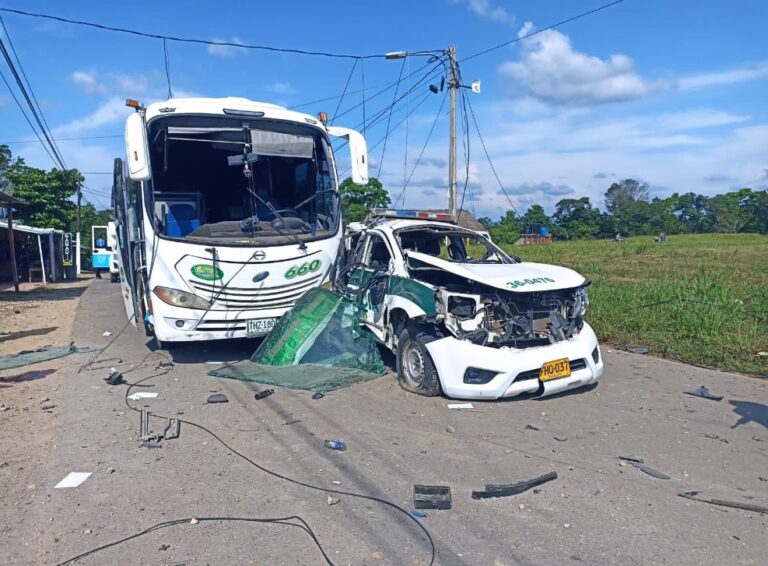 Dos policías y una mujer mueren por ataque con explosivos en Norte de Santander