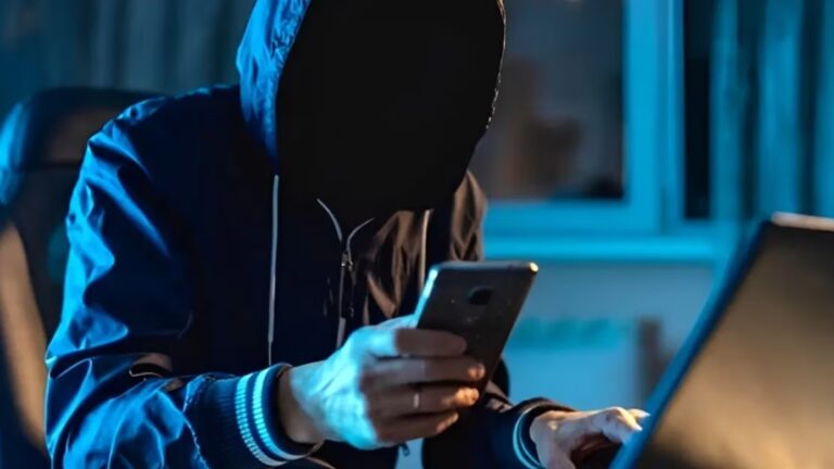 Sujeto pervirtió la inteligencia artificial para llevar a cabo millonaria estafa