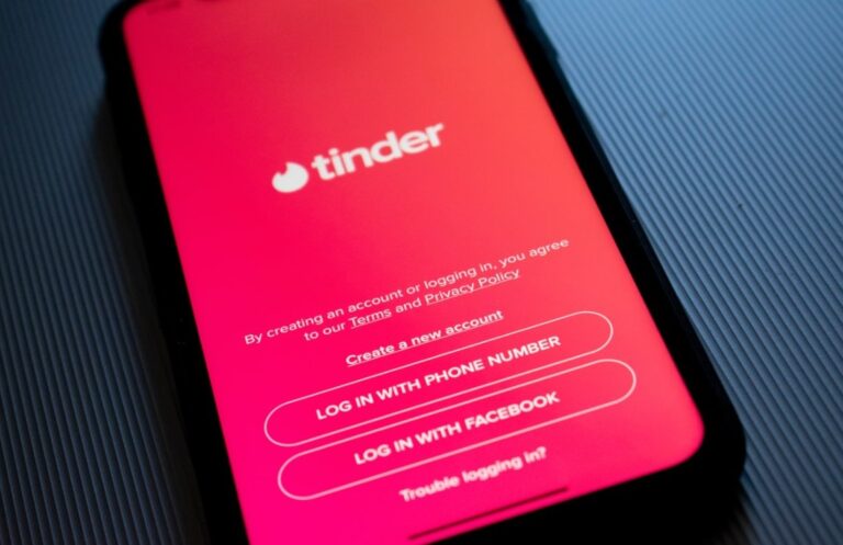 ¿Cómo una joven venezolana logró alimentarse a expensas de citas por Tinder mientras estaba embarazada?
