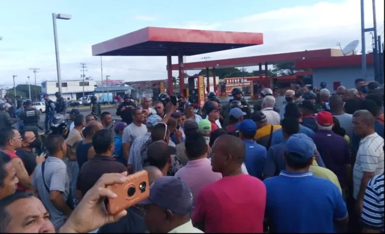 Eliminación de estaciones subsidiadas en Bolívar agudiza las colas