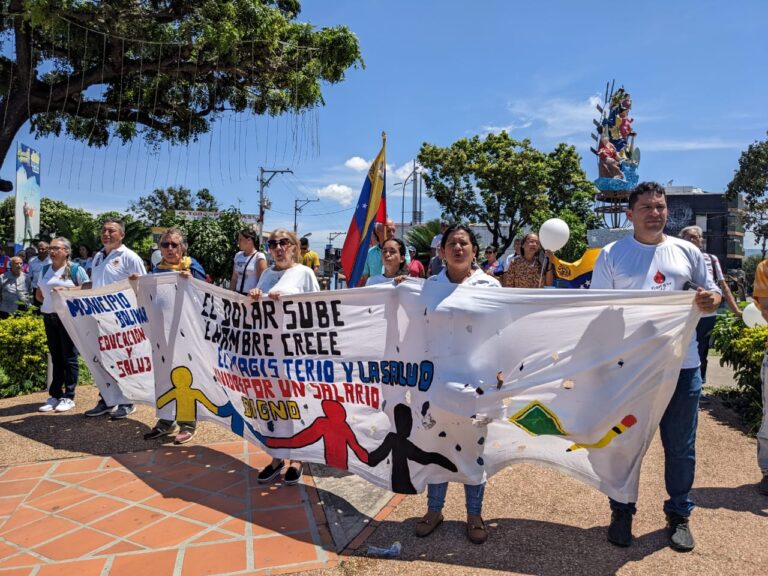 Profesores y comerciantes de frontera manifestaron su descontento en seis estaciones