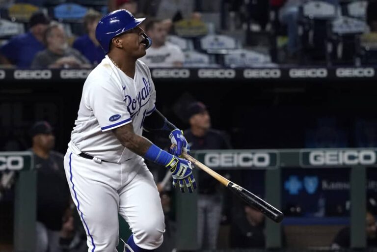 Ezequiel Tovar y Elias Diaz impulsan a Rockies de Colorado