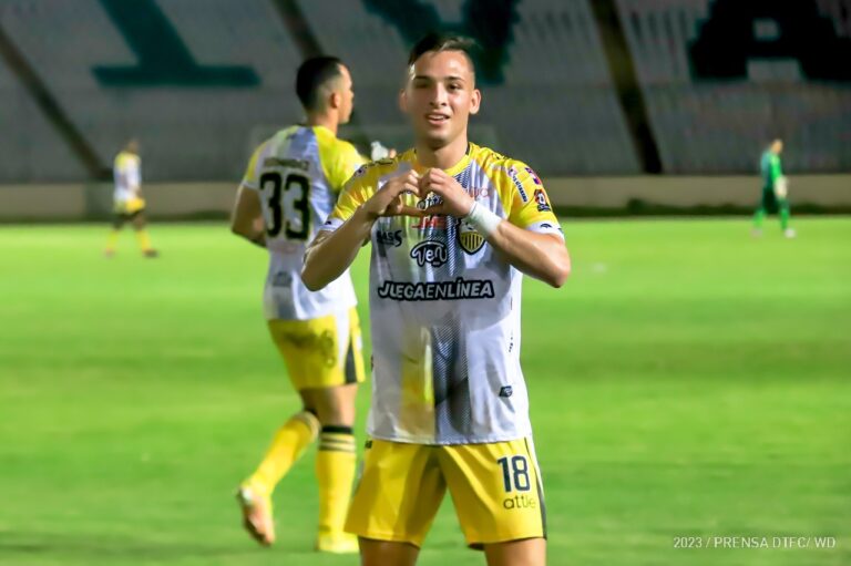 Táchira regresa al segundo lugar con goleada frente a Mineros