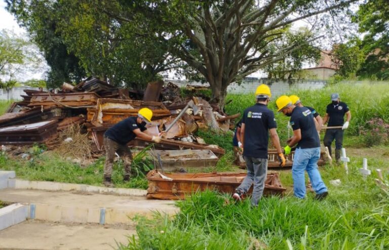 Alcaldía de Cárdenas y Mafet ejecutan saneamiento en el Cementerio de Táriba