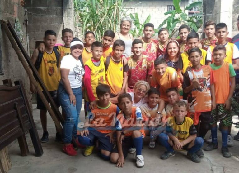 ACM97 entregó ayuda a colonenses afectados por crecida de la quebrada