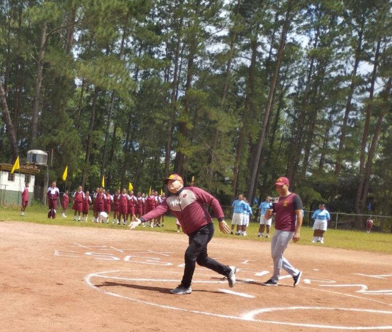 Actividades deportivas con motivo del 44 aniversario de la Esguarnac Cordero