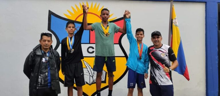 Se celebró una maratón 3K en el 50 aniversario del liceo “Francisco Tamayo” de El Piñal