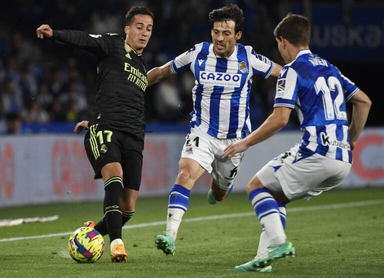 El Real Madrid abre la puerta al título  Del Barcelona, el Elche desciende