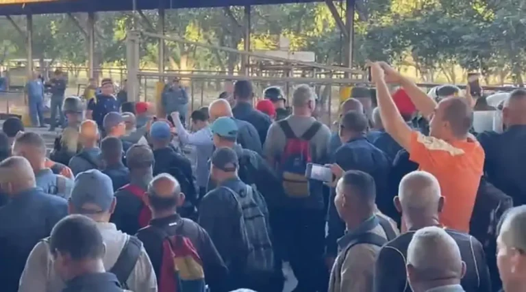 Con gritos y abucheos sidoristas echaron a representantes de la Central Bolivariana Socialista de Trabajadores de la estatal