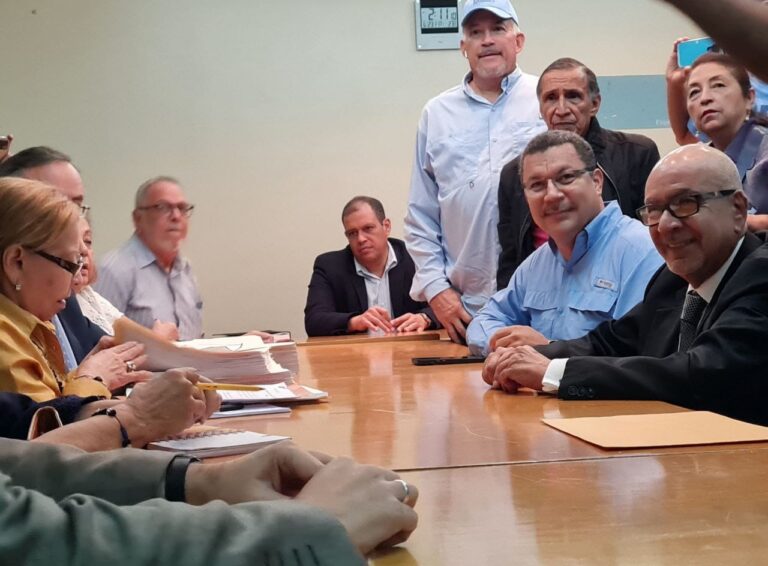 Caleca inscribe su candidatura respaldando a la CNP y advirtiendo que el gobierno seguirá intentando implosionar la primaria