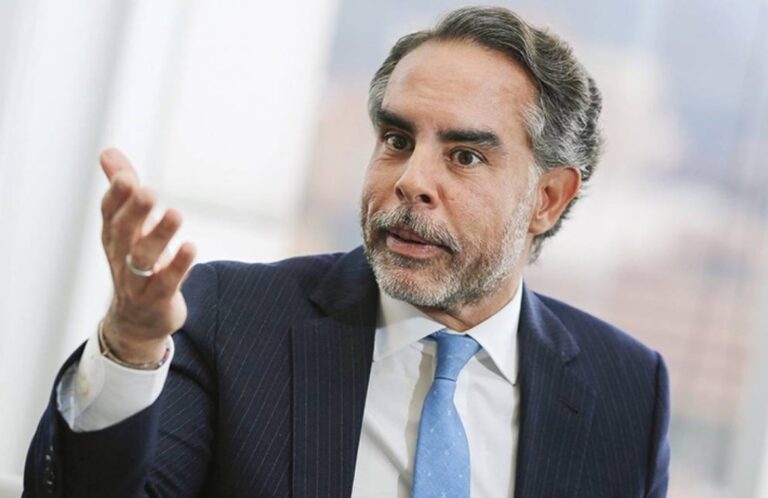 Escándalo político en gobierno Petro por polémicas revelaciones del exembajador de Colombia en Venezuela