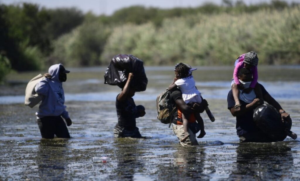 Venezolana embarazada que cruzó El Darién y el Río Bravo perdió a su bebé al llegar a EE.UU.