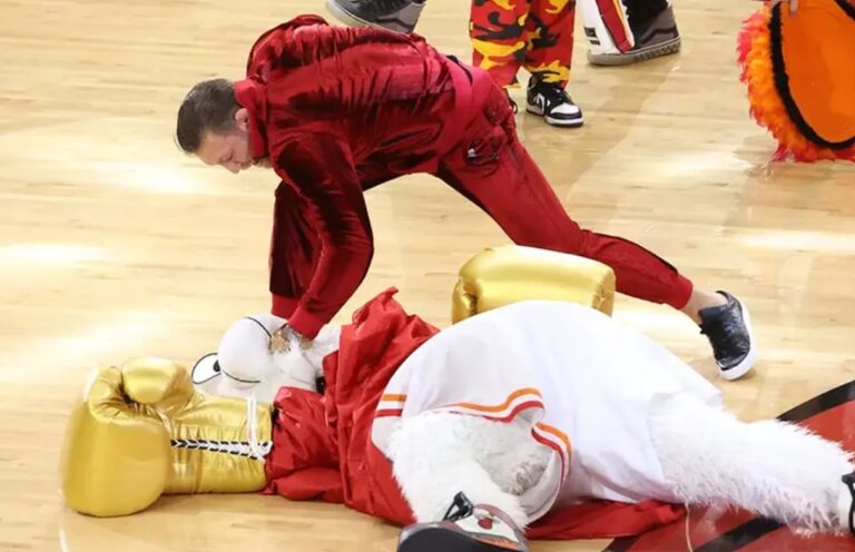 A Conor McGregor se le fue la mano y nockeó a la mascota del Heat de Miami