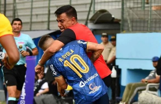 ¿A qué sanción se enfrenta César Farías en Ecuador?