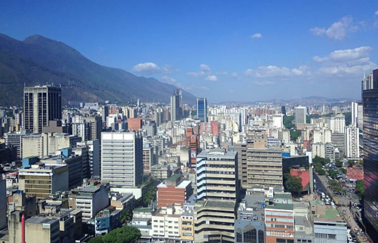 Denuncian invasiones en apartamentos desocupados en Caracas