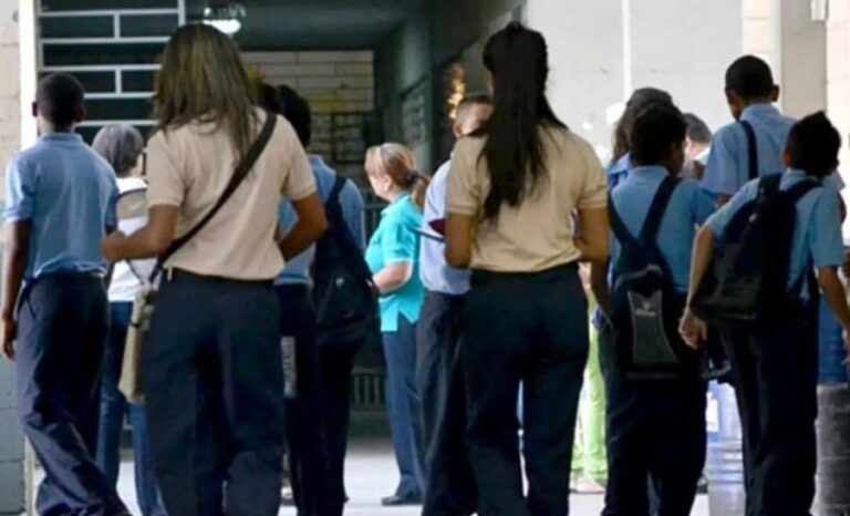 Estudiantes pasan de año sin estar preparados