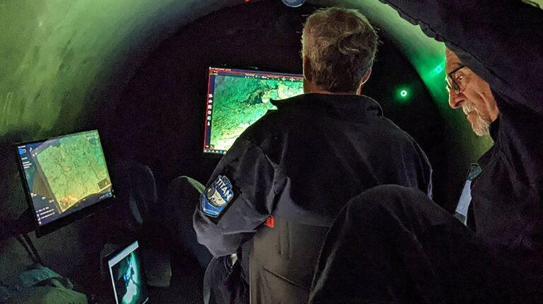 Habrían localizado “restos humanos” de tripulantes del submarino Titan