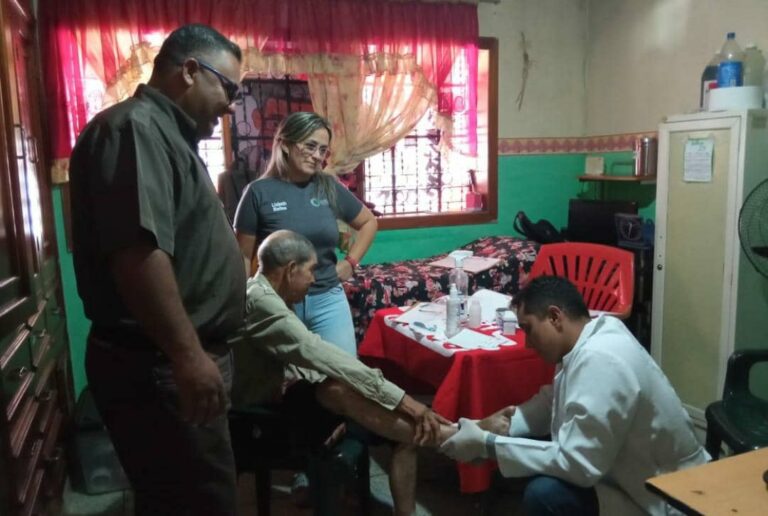 En jornada asistencial atendieron a adultos mayores de una casa hogar en Colón