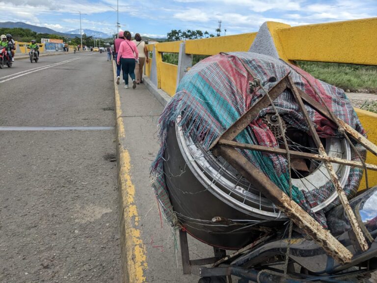 La chatarra del “rebusque” también atraviesa el tramo binacional