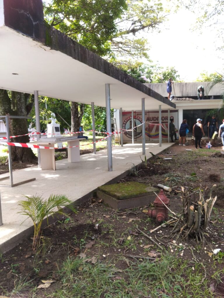 Estudiantes y médicos volverán a sus actividades académicas en el auditorio del HC