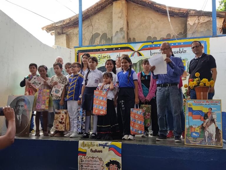 Encuentro de niños declamadores en la frontera