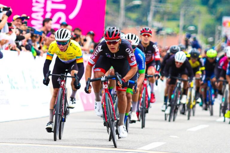 Guatibonza gana segunda etapa en Vuelta a Colombia y regala triunfo 14 al GW Shimano Sidermec 