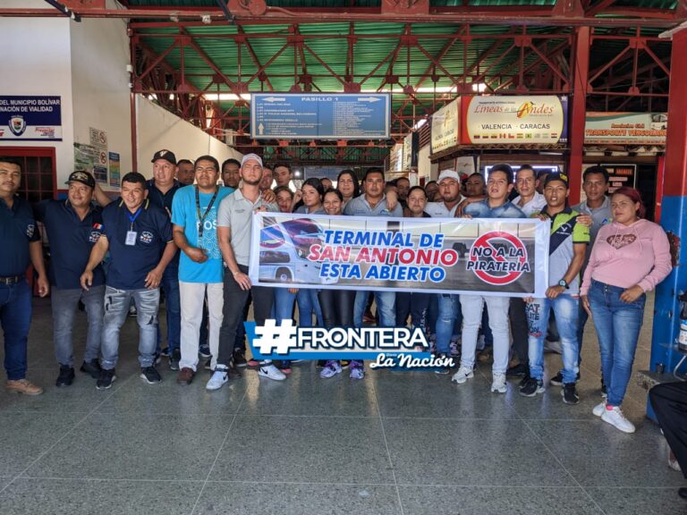 Trabajadores celebran el regreso de los interurbanos a la frontera
