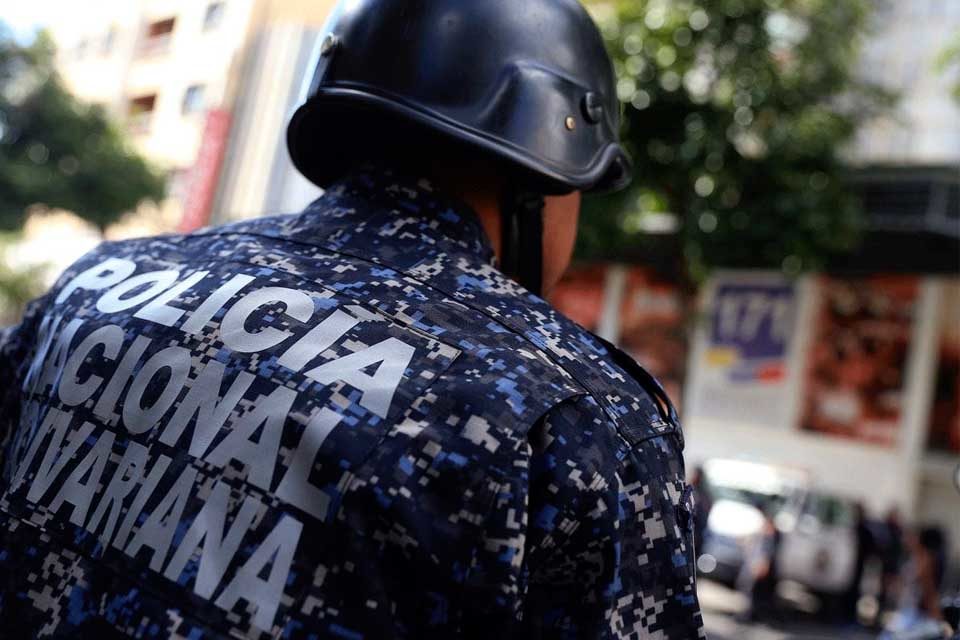 Más de 30 hombres detenidos por participar en una fiesta sexual