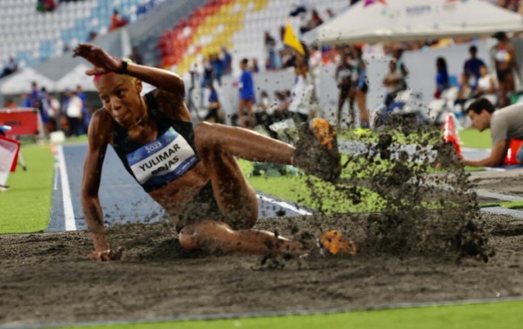 El salto record con el que Yulimar Rojas clasificó a París 2024