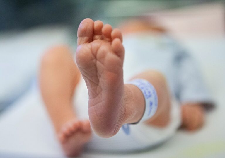 Pareja de primos hermanos es arrestada por infanticidio