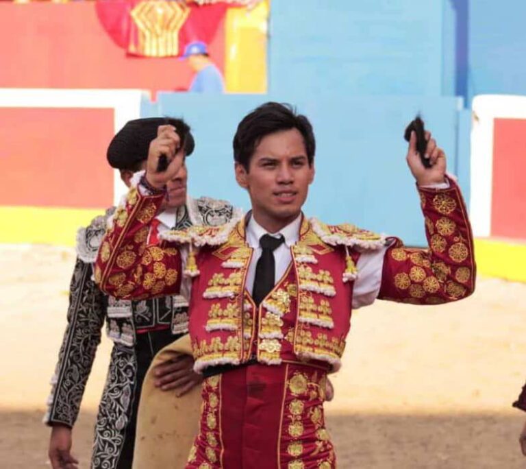 Fabio Castañeda en doble debut taurino