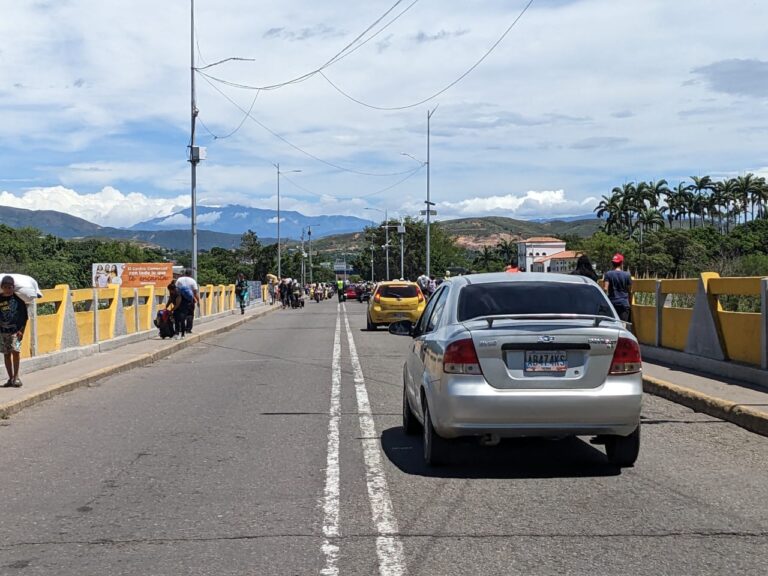 Despejado el puente Simón Bolívar