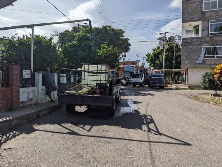 Agua de pozo: el negocio que prospera en frontera frente a la sequía en las tuberías