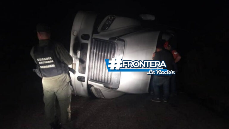 Una mujer lesionada al volcarse gandola en la vía Rubio – San Antonio