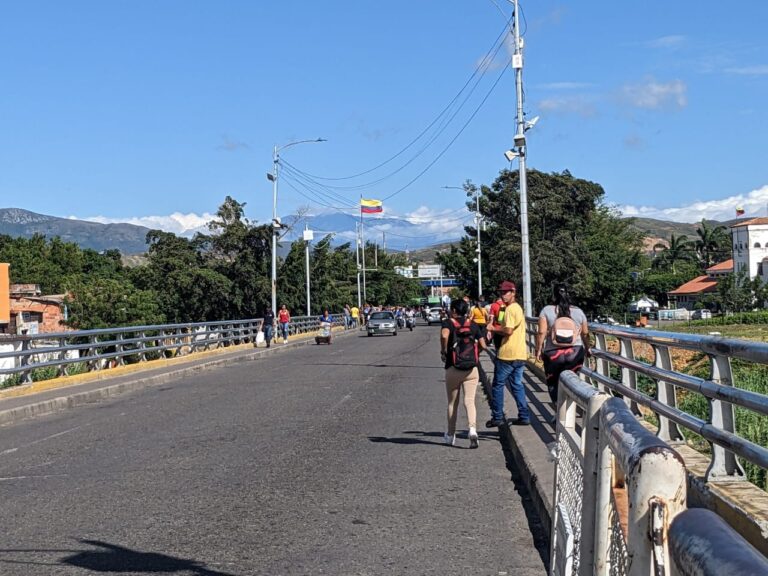No olvide el SOAT y la licencia vigente si va a cruzar a Colombia con su vehículo