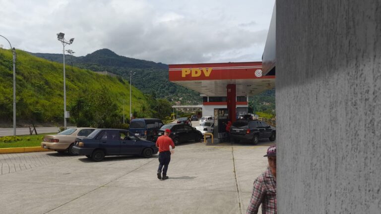 Más de 470 mil usuarios han surtido combustible en Táchira