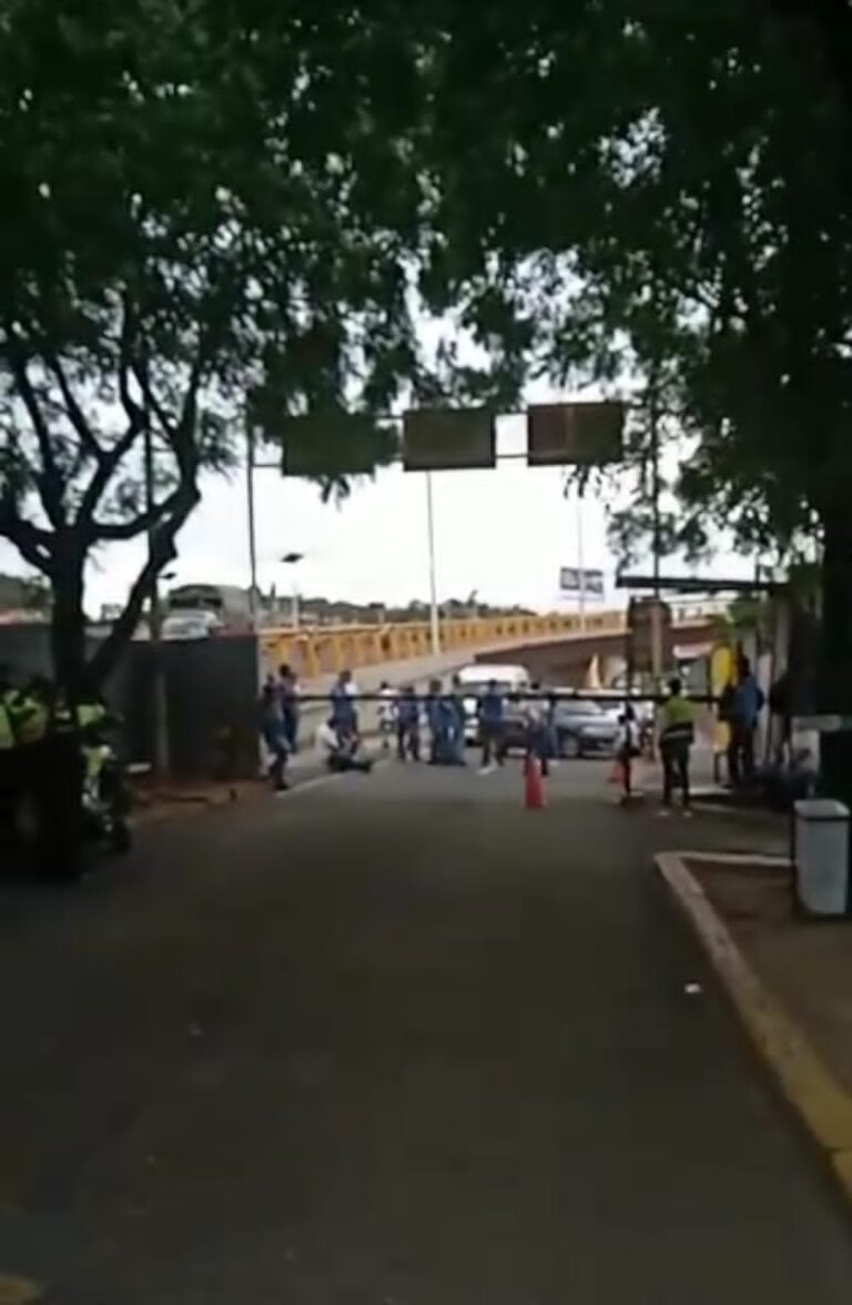 Trancaron los muelles de Cúcuta para impedir el ingreso de conductores venezolanos