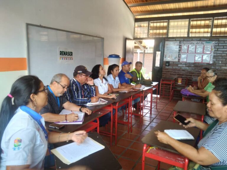 Instalan mesas de energía en seis consejos comunales del municipio Bolívar