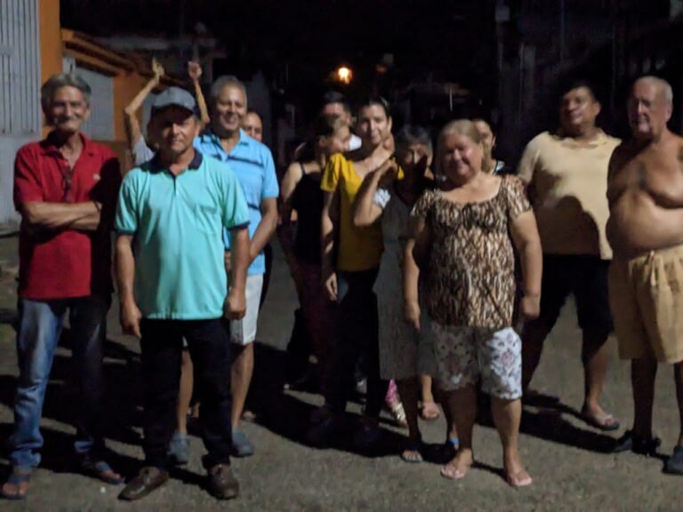 Vecinos de El Palotal dan ultimátum: “Si no nos solventan la falla trancaremos la vía con los electrodomésticos dañados”