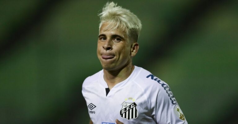 El acto de indisciplina que tiene a Soteldo en la mira de la crítica brasileña