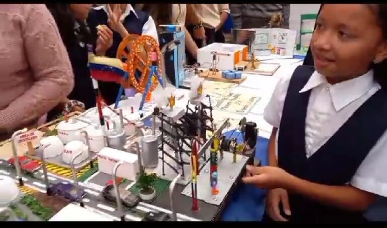 En la Unet jóvenes mostraron su ingenio en encuentro estudiantil de robótica