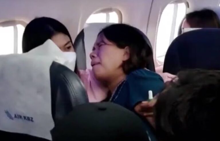 Pasajeros de avión atendieron parto de una mujer en pleno vuelo