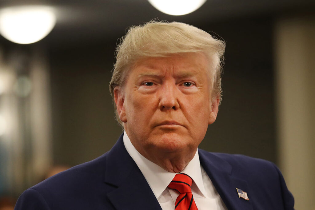 Trump acuerda fianza de $200,000 dólares en caso de interferencia electoral en Georgia