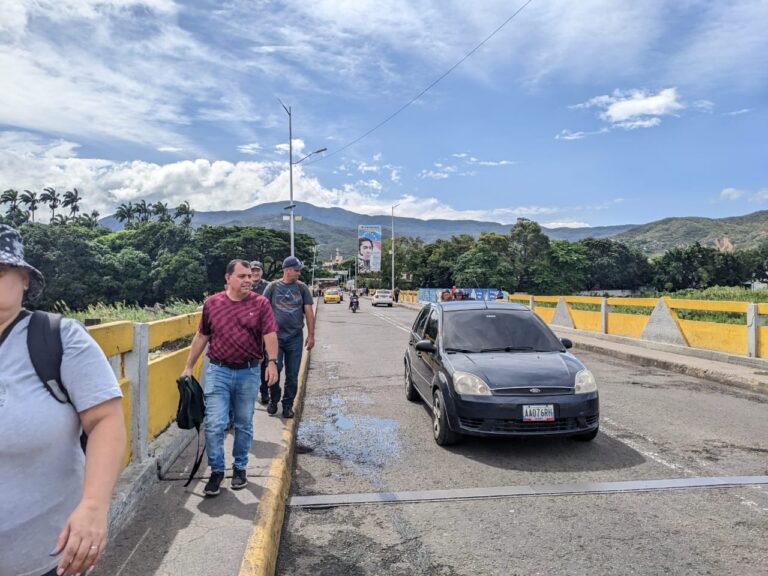 ¿Cómo va el dinamismo por el puente Simón Bolívar?