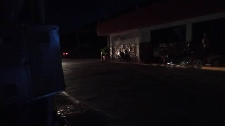 En Peracal suman cinco cortes eléctricos en menos de 24 horas