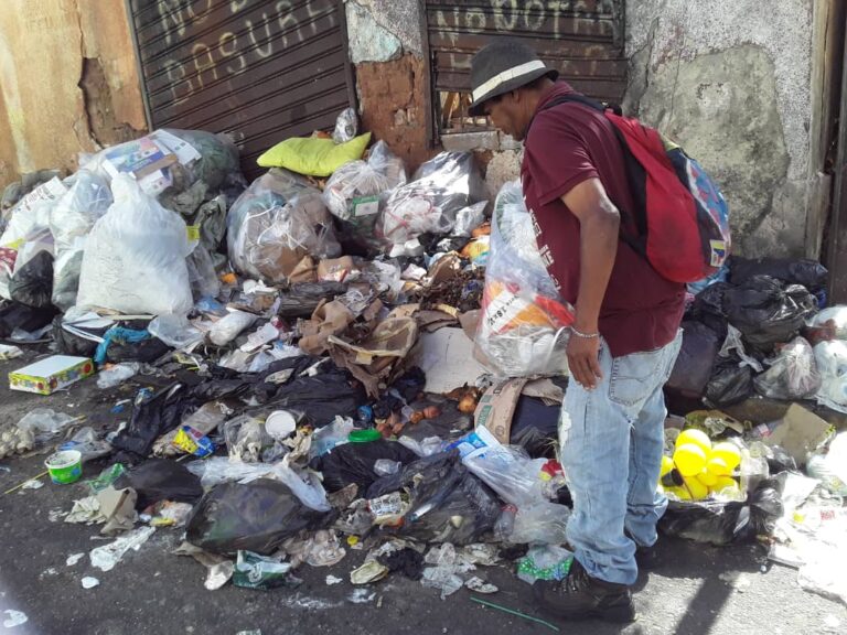 Basura por la carrera 4 del centro
