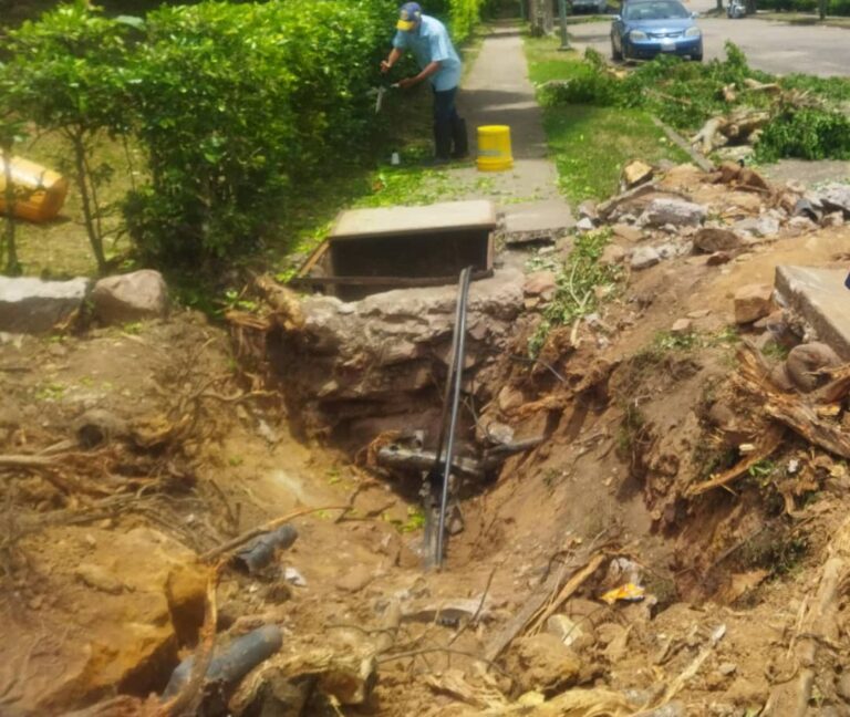 Después de 7 días logran tener nuevamente electricidad en Los Ceibos de Colón