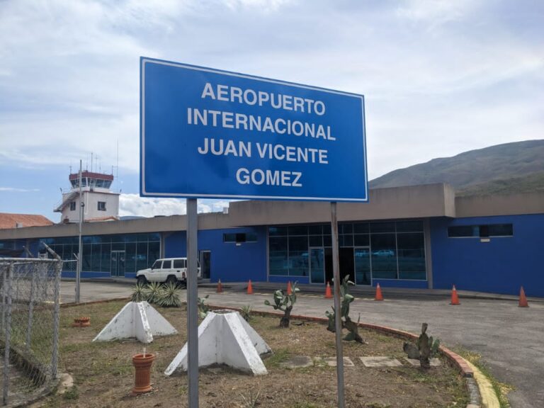 Vuelo de prueba de Conviasa llegará este martes al aeropuerto de San Antonio