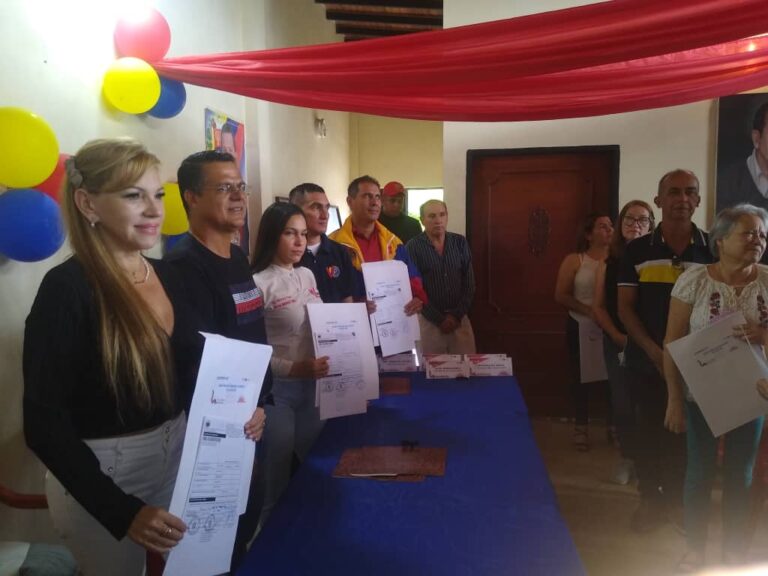 Entregan 19 títulos de propiedad en Colón