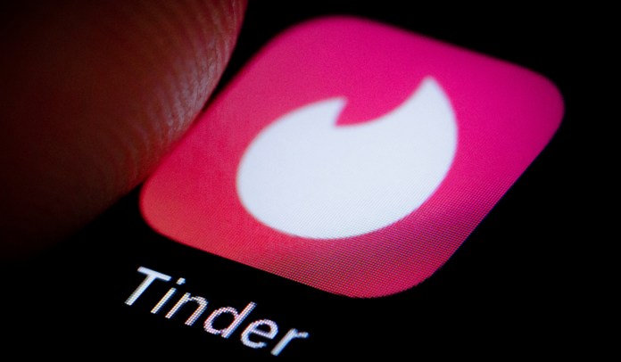 Tinder usará IA para decirte con cuál foto puedes hacer match